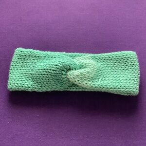 green knit headband